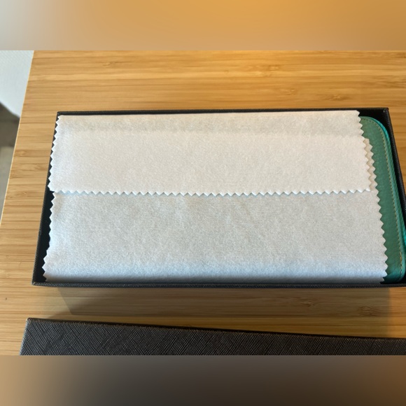 RFID Blocking Leather Zip Around Wallet Phone Holder Clutch Wristlet - Picture 3 of 11